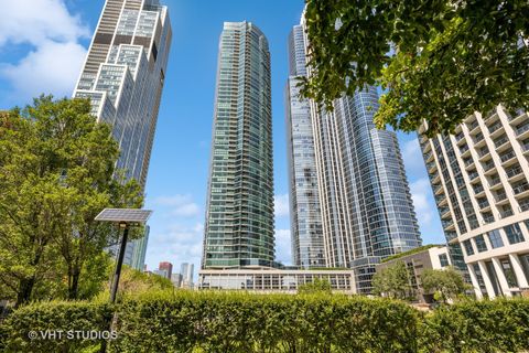 Photo of 1201 S Prairie Avenue #3303, Chicago, IL 60605 (MLS # 12625837)