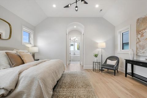 Tiny photo for 518 N Oakley Boulevard, Chicago, IL 60612 (MLS # 12501893)