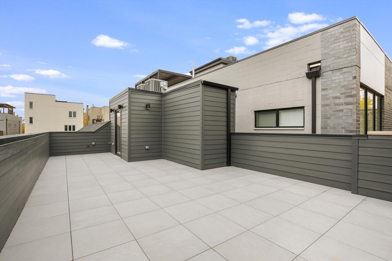 Chicago, Illinois 60612, United States, 6 Bedrooms Bedrooms, ,4 BathroomsBathrooms,Residential,Active,232449