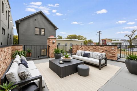 Tiny photo for 518 N Oakley Boulevard, Chicago, IL 60612 (MLS # 12501893)