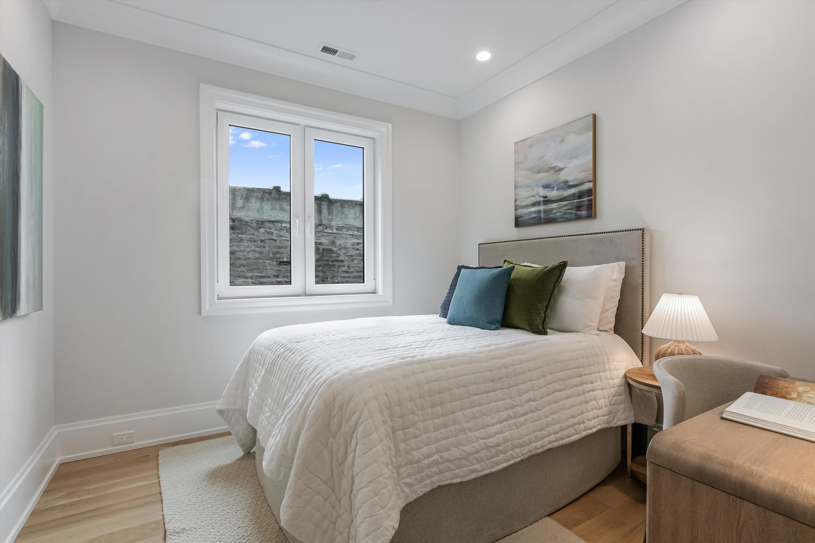 Chicago, Illinois 60612, United States, 6 Bedrooms Bedrooms, ,4 BathroomsBathrooms,Residential,Active,232449