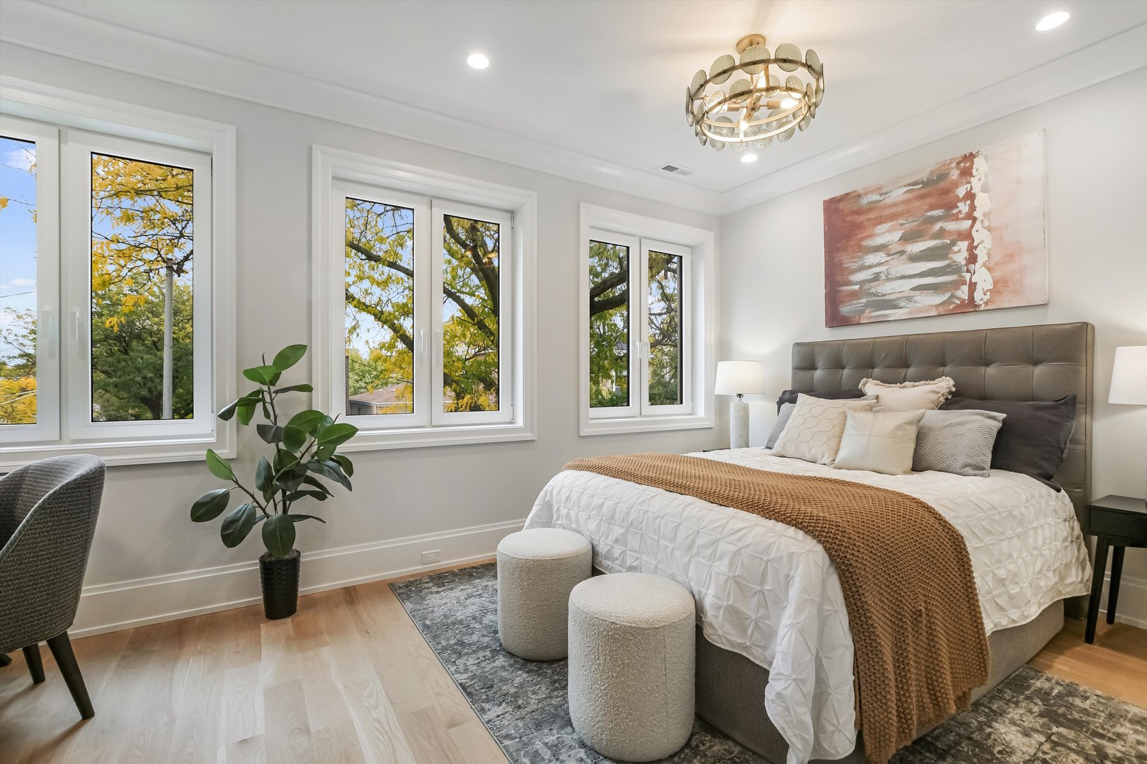 Chicago, Illinois 60612, United States, 6 Bedrooms Bedrooms, ,4 BathroomsBathrooms,Residential,Active,232449