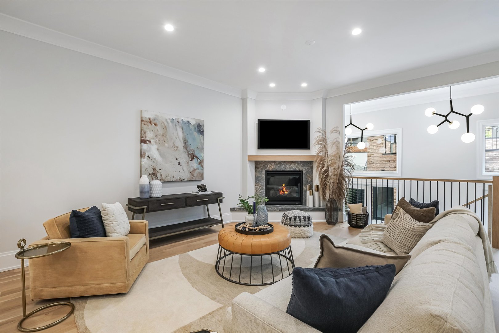 Chicago, Illinois 60612, United States, 6 Bedrooms Bedrooms, ,4 BathroomsBathrooms,Residential,Active,232449