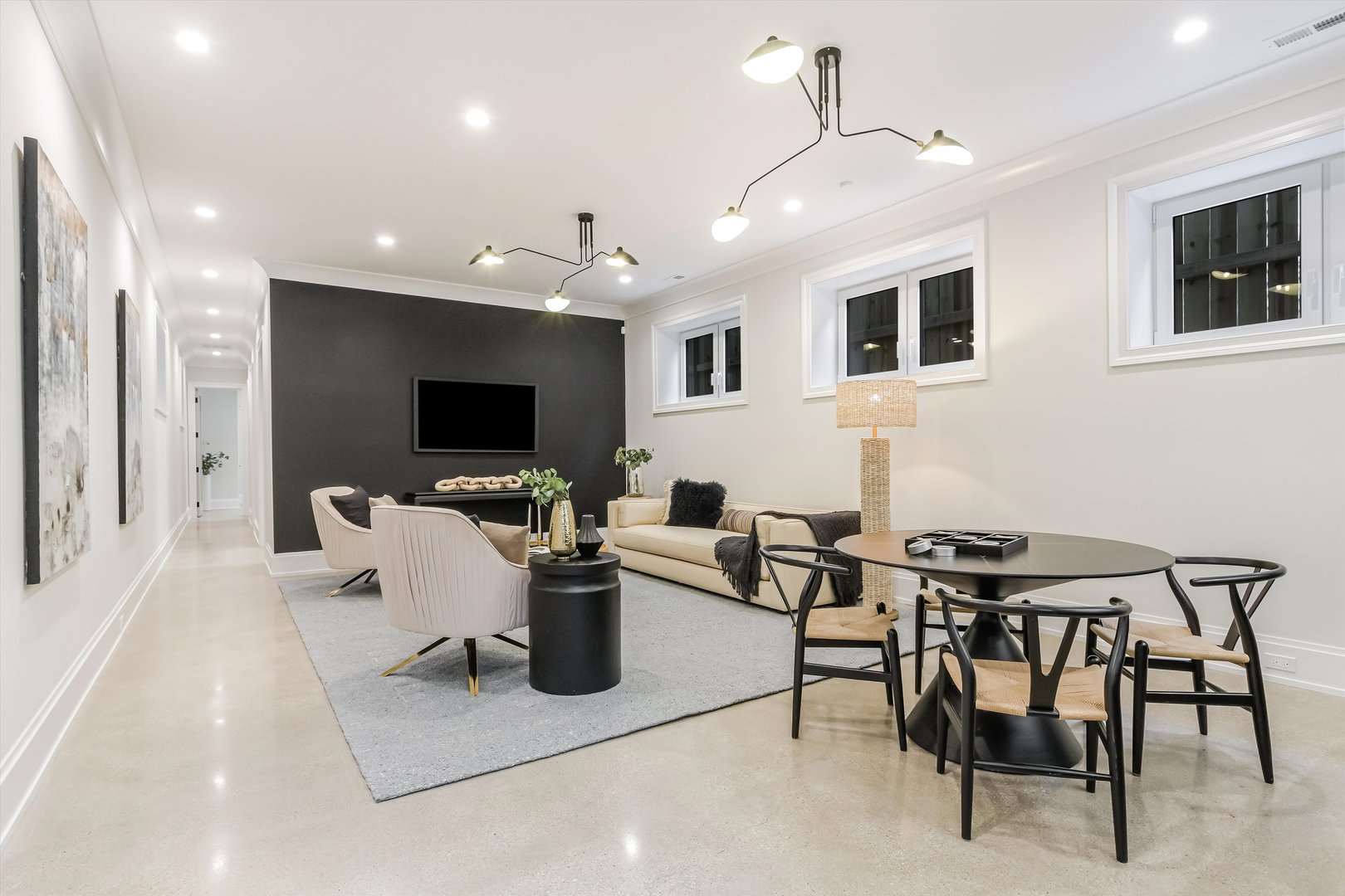 Chicago, Illinois 60612, United States, 6 Bedrooms Bedrooms, ,4 BathroomsBathrooms,Residential,Active,232449