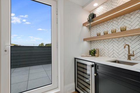 Tiny photo for 518 N Oakley Boulevard, Chicago, IL 60612 (MLS # 12501893)