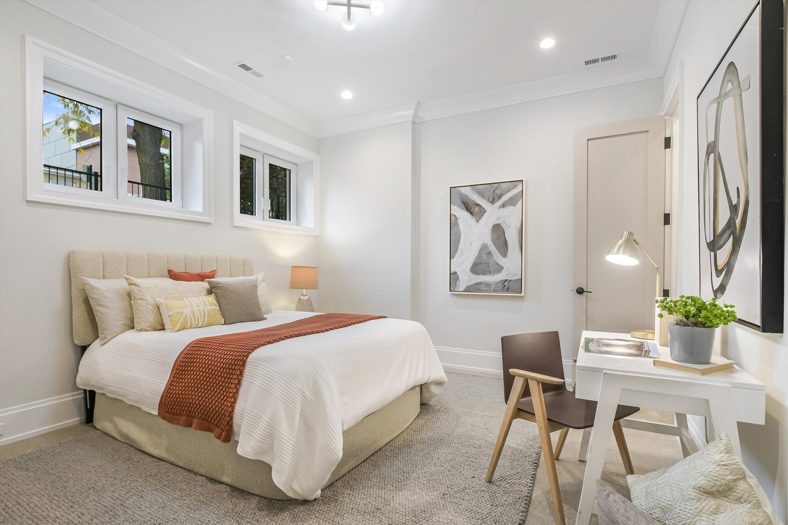 Chicago, Illinois 60612, United States, 6 Bedrooms Bedrooms, ,4 BathroomsBathrooms,Residential,Active,232449