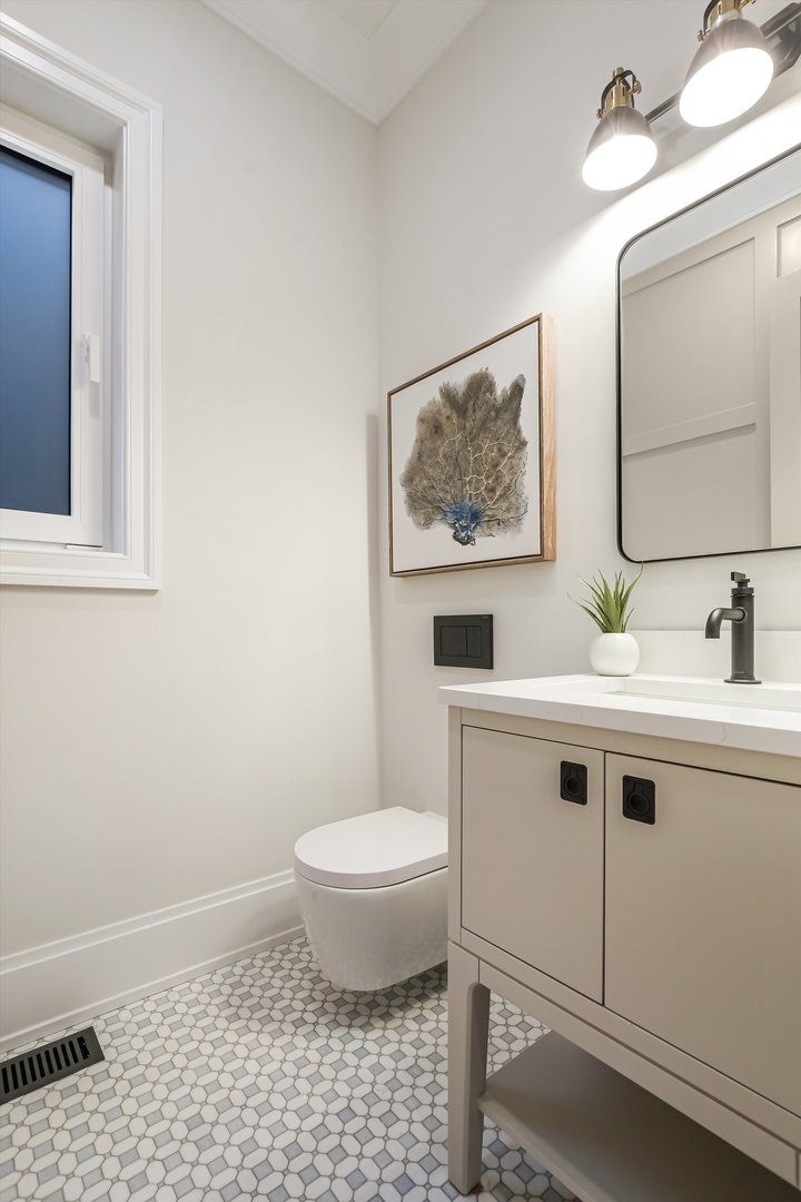 Chicago, Illinois 60612, United States, 6 Bedrooms Bedrooms, ,4 BathroomsBathrooms,Residential,Active,232449