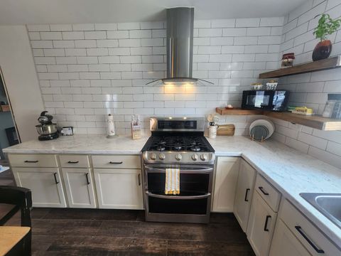 Tiny photo for 908 N 13th Street, Herrin, IL 62948 (MLS # 12599392)