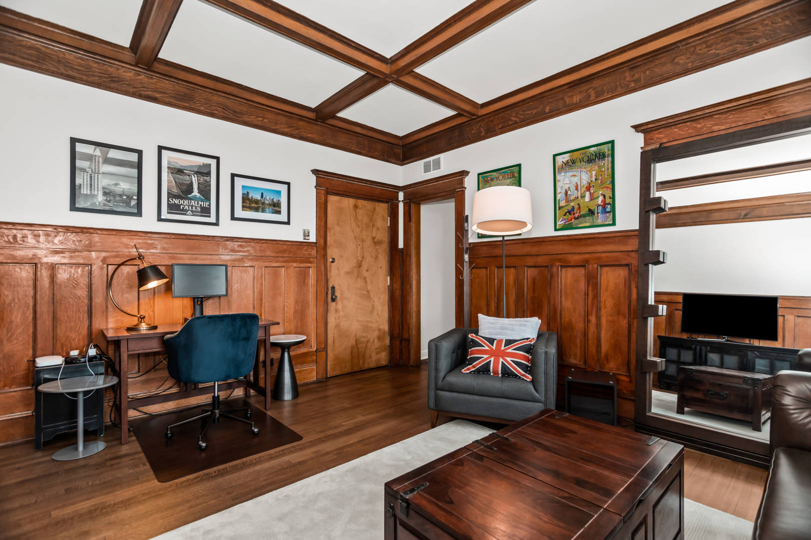 559 W Surf Street 702