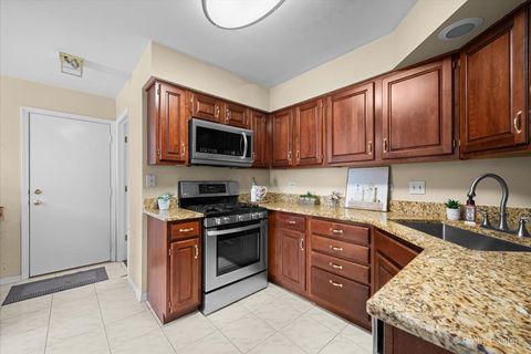 Tiny photo for 620 Stone Brook Court, Elk Grove Village, IL 60007 (MLS # 12592639)