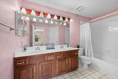 Tiny photo for 620 Stone Brook Court, Elk Grove Village, IL 60007 (MLS # 12592639)