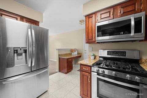 Tiny photo for 620 Stone Brook Court, Elk Grove Village, IL 60007 (MLS # 12592639)