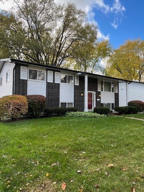 2705 Dana Avenue Waukegan IL 60087