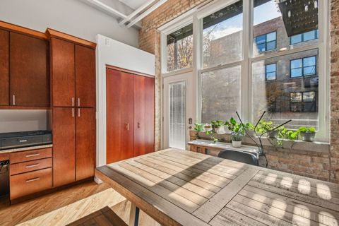 Tiny photo for 601 Linden Place #121, Evanston, IL 60202 (MLS # 12552347)