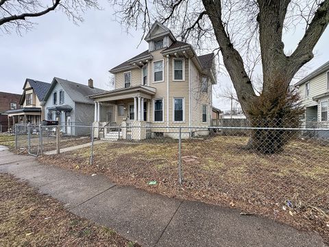 Tiny photo for 1640 W 3rd Street, Davenport, IA 52802 (MLS # 12587401)