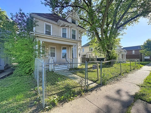 Tiny photo for 1640 W 3rd Street, Davenport, IA 52802 (MLS # 12587401)