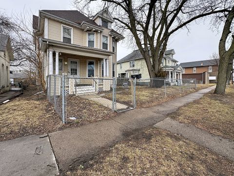 Tiny photo for 1640 W 3rd Street, Davenport, IA 52802 (MLS # 12587401)
