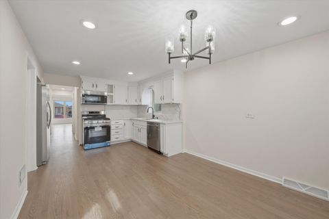 Tiny photo for 5820 S NARRAGANSETT Avenue, Chicago, IL 60638 (MLS # 12574167)