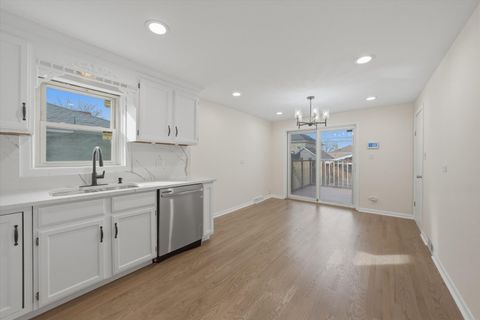 Tiny photo for 5820 S NARRAGANSETT Avenue, Chicago, IL 60638 (MLS # 12574167)