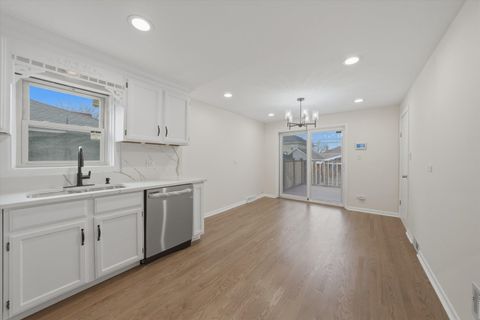 Tiny photo for 5820 S NARRAGANSETT Avenue, Chicago, IL 60638 (MLS # 12574167)