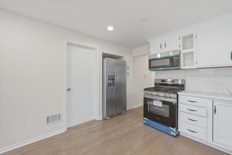 Tiny photo for 5820 S NARRAGANSETT Avenue, Chicago, IL 60638 (MLS # 12574167)