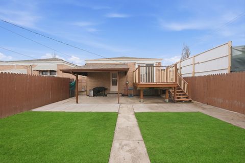 Tiny photo for 5820 S NARRAGANSETT Avenue, Chicago, IL 60638 (MLS # 12574167)