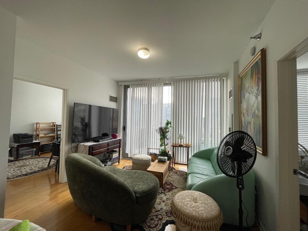 1 E 8th Street 1004