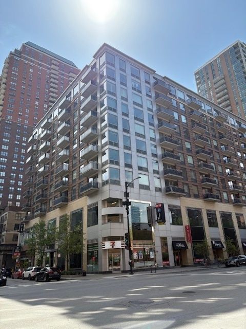 1 E 8th Street 1004 Chicago IL 60605