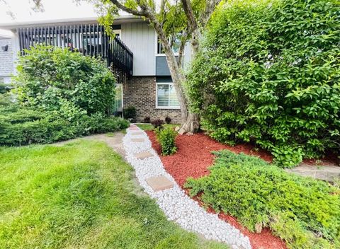 952 E Old Willow Road 102 Prospect Heights IL 60070