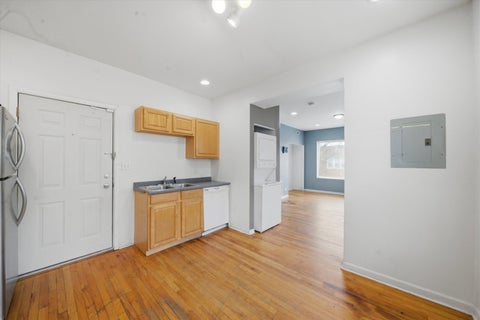 Tiny photo for 850 E 82nd Street #3, Chicago, IL 60619 (MLS # 12734531)