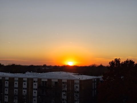 Tiny photo for 9701 N Dee Road #6M, Niles, IL 60714 (MLS # 12573251)