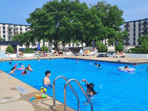 Tiny photo for 9701 N Dee Road #6M, Niles, IL 60714 (MLS # 12573251)