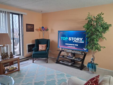 Tiny photo for 9701 N Dee Road #6M, Niles, IL 60714 (MLS # 12573251)