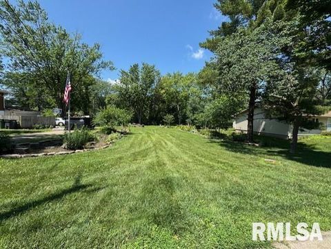 Tiny photo for 1214 S 12TH Street, Clinton, IA 52732 (MLS # QC4264581)