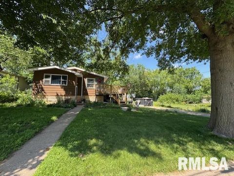 Photo of 1214 S 12TH Street, Clinton, IA 52732 (MLS # QC4264581)