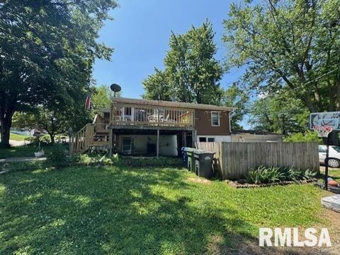 Tiny photo for 1214 S 12TH Street, Clinton, IA 52732 (MLS # QC4264581)