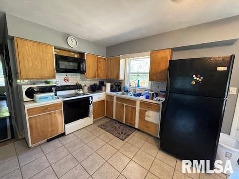 Tiny photo for 1214 S 12TH Street, Clinton, IA 52732 (MLS # QC4264581)