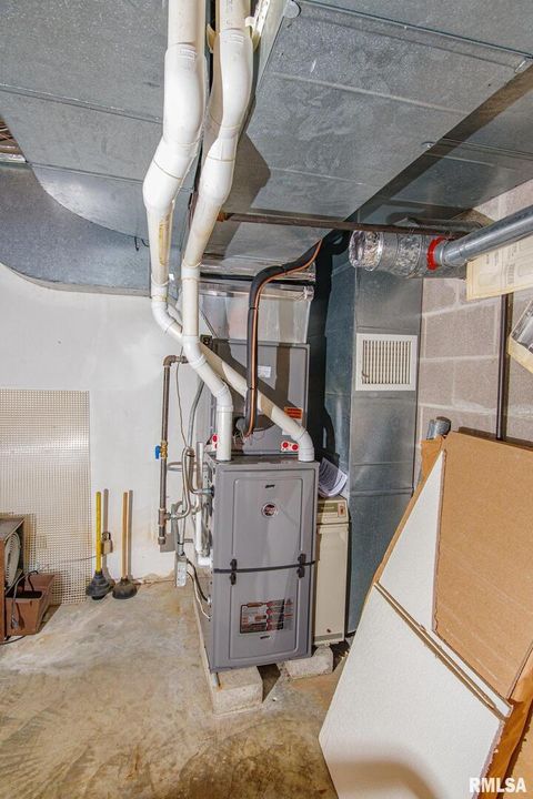 Tiny photo for 102 Lost Hollow Dr Drive, Salem, IL 62881 (MLS # EB459000)