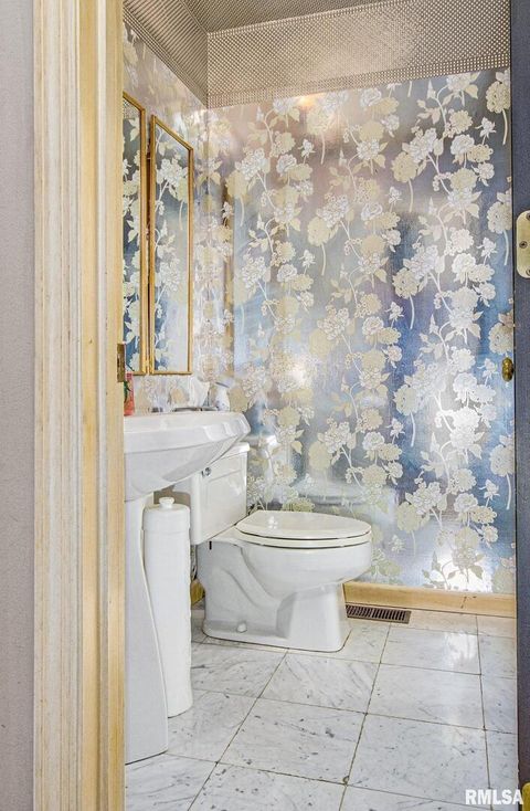 Tiny photo for 102 Lost Hollow Dr Drive, Salem, IL 62881 (MLS # EB459000)