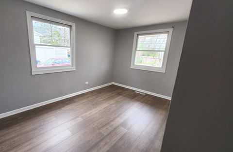 Tiny photo for 1730 Kingston Circle, Carpentersville, IL 60110 (MLS # 12629144)
