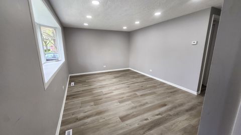 Tiny photo for 1730 Kingston Circle, Carpentersville, IL 60110 (MLS # 12629144)