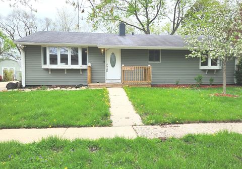 Photo of 1730 Kingston Circle, Carpentersville, IL 60110 (MLS # 12629144)