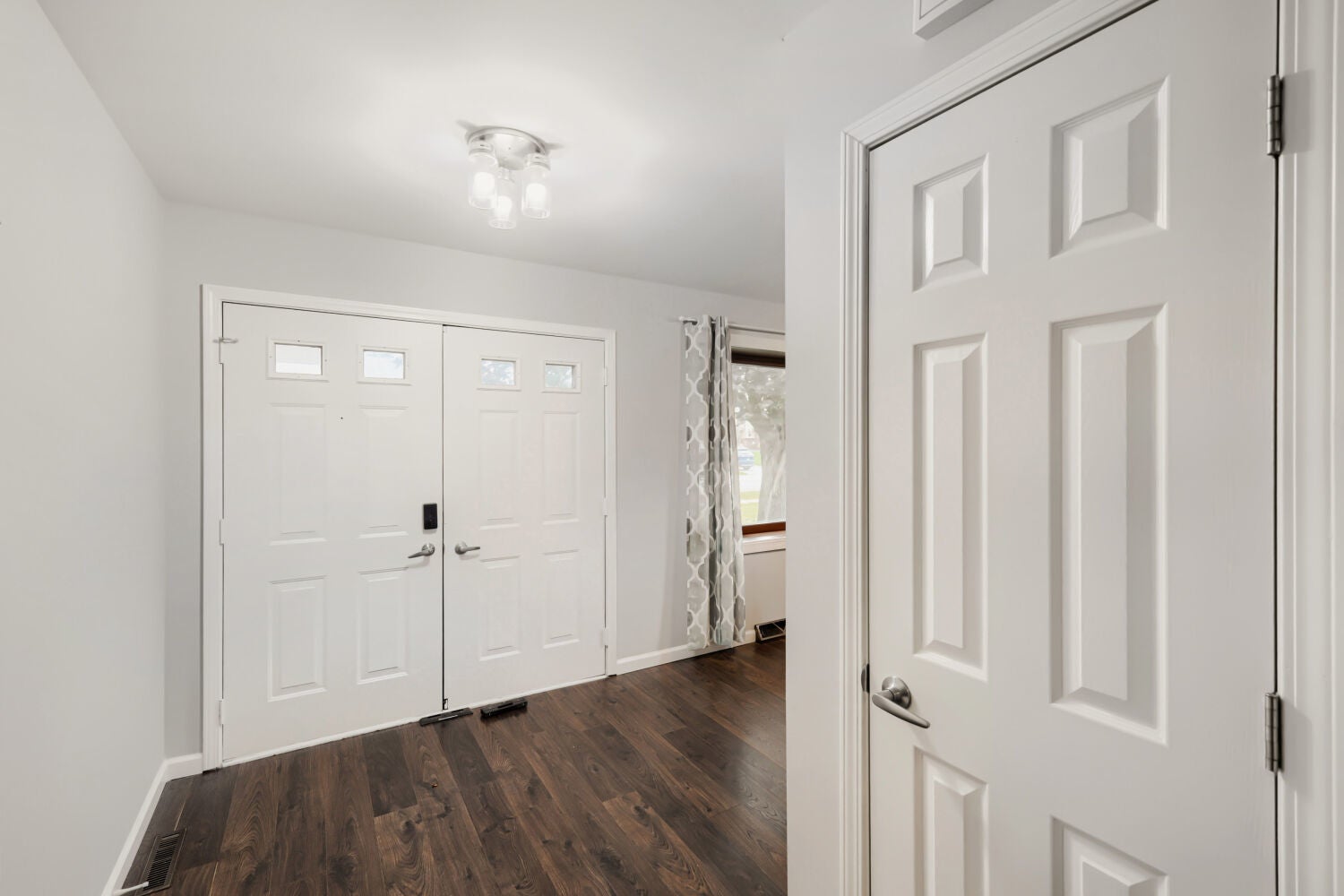 1104 Rushwood Avenue - Photo 4