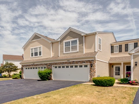 Photo of 1916 Cobblestone Drive, Carpentersville, IL 60110 (MLS # 12667691)