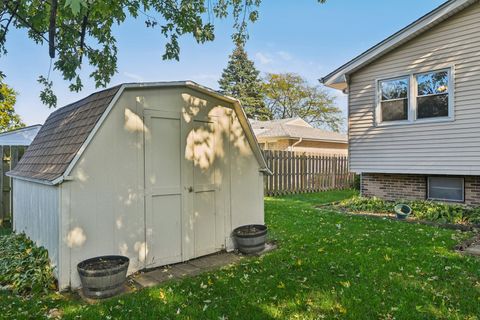 Tiny photo for 820 School Avenue, Matteson, IL 60443 (MLS # 12505654)