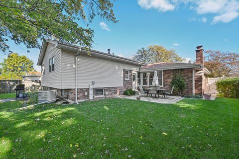 Tiny photo for 820 School Avenue, Matteson, IL 60443 (MLS # 12505654)