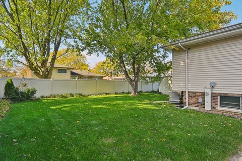 Tiny photo for 820 School Avenue, Matteson, IL 60443 (MLS # 12505654)