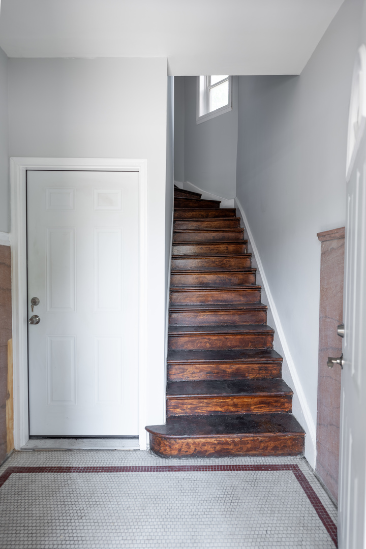 6510 S Vernon Avenue