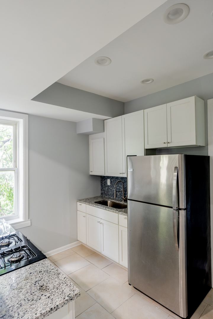 6510 S Vernon Avenue