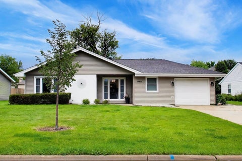 Photo of 1430 Sequoia Lane, Darien, IL 60561 (MLS # 12732482)